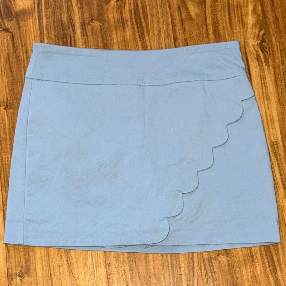 Attyre women 10 medium skort skirt Light Blue Scallop Hem stretch shorts casual